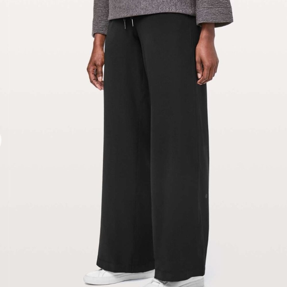 Lululemon On The Fly Wide Leg Pant - Picture 2 of 10